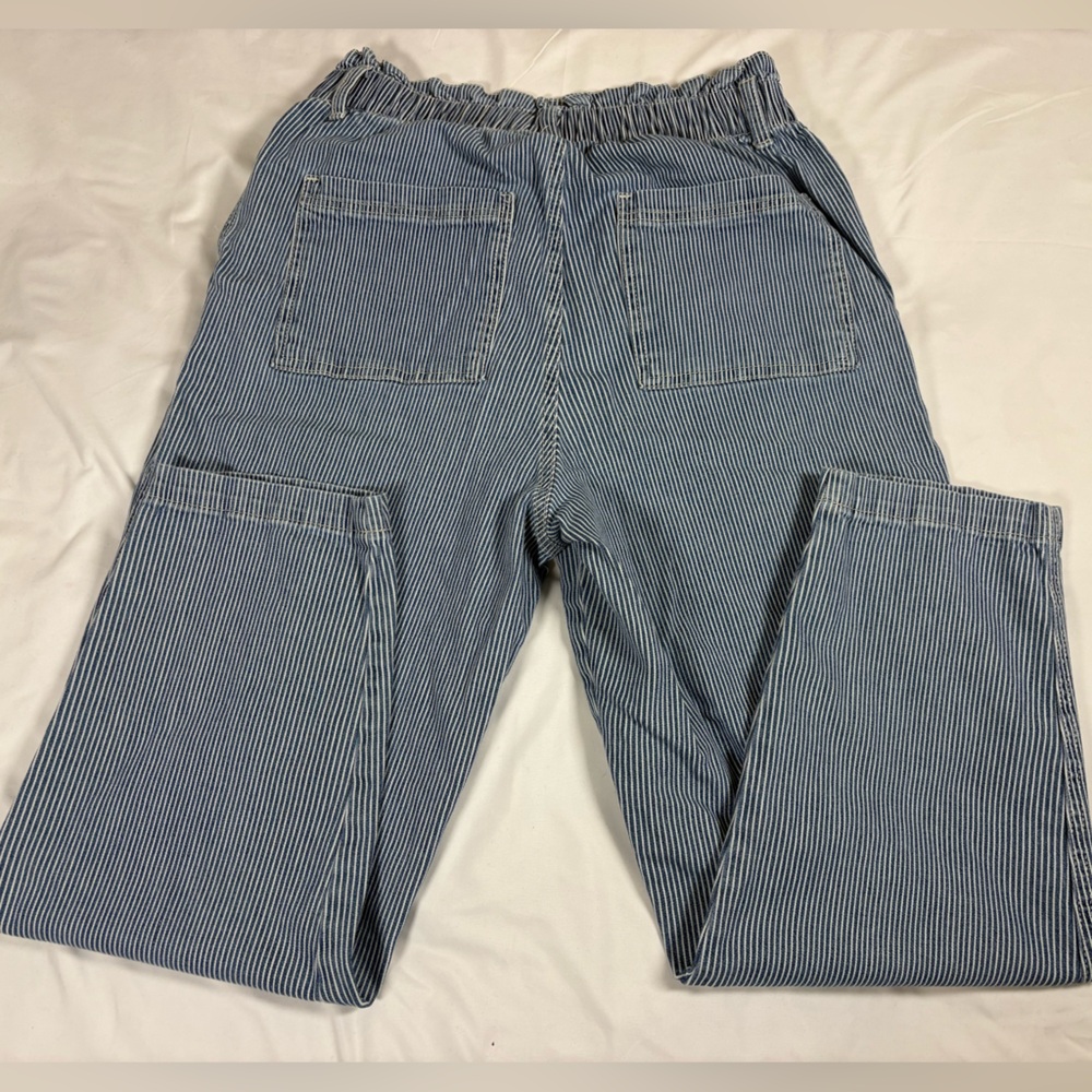 Universal Thread Blue  High Rise Jeans - Picture 2 of 9